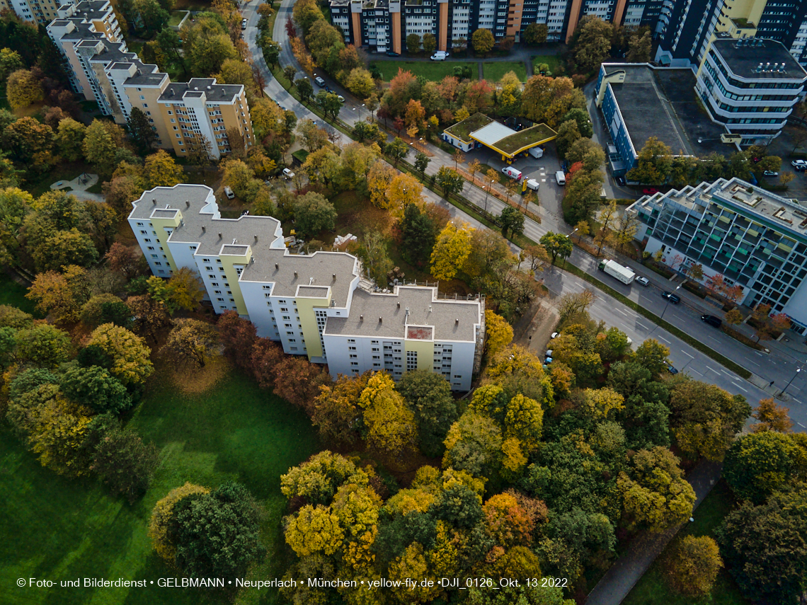 13.10.2022 - Fassadensanierung am Karl-Marx-Ring 53-57c in Neuperlach